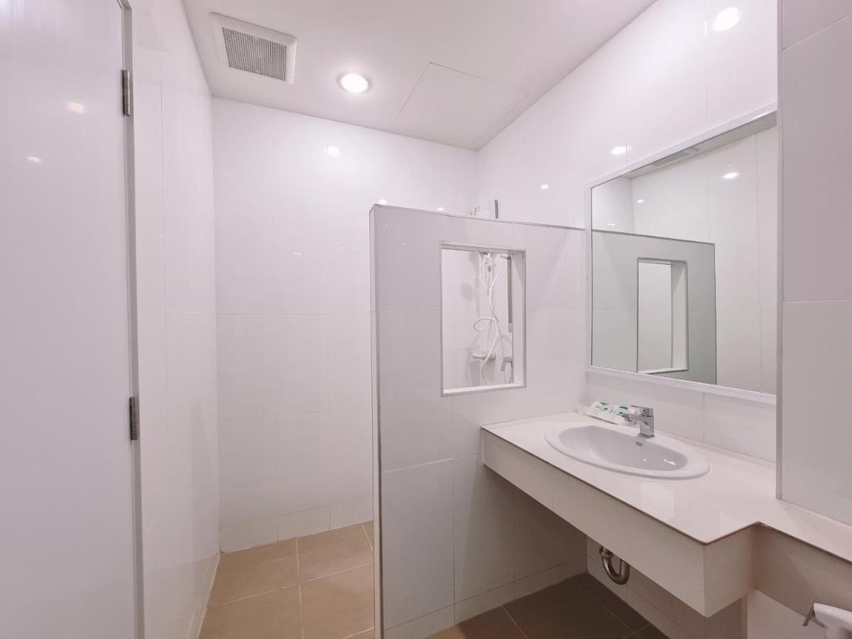 Grand Maihom Hotel Чиангмай Екстериор снимка